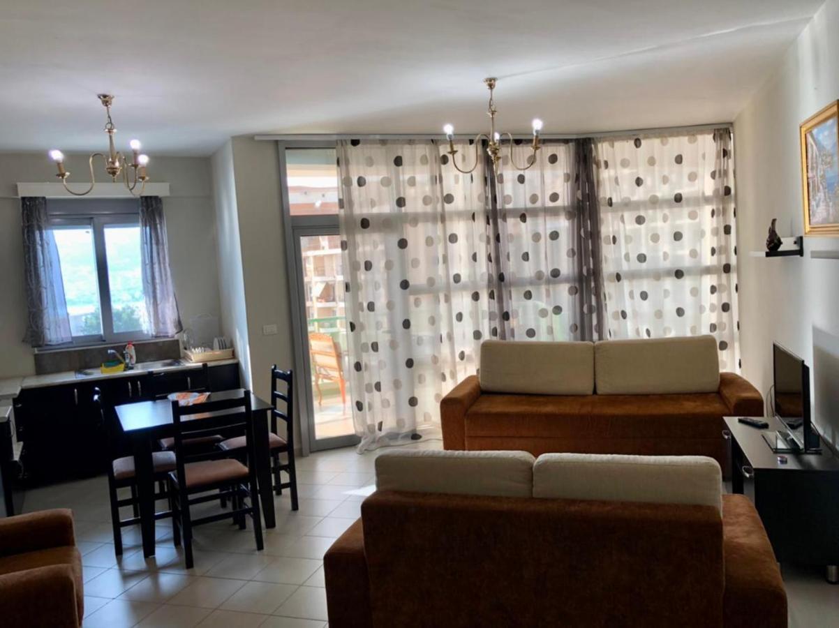 Lorenso Guest House Sarande Ngoại thất bức ảnh