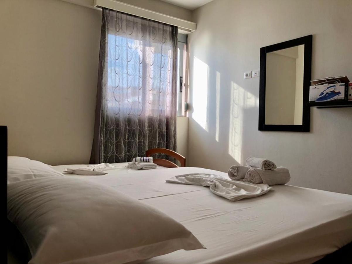 Lorenso Guest House Sarande Ngoại thất bức ảnh