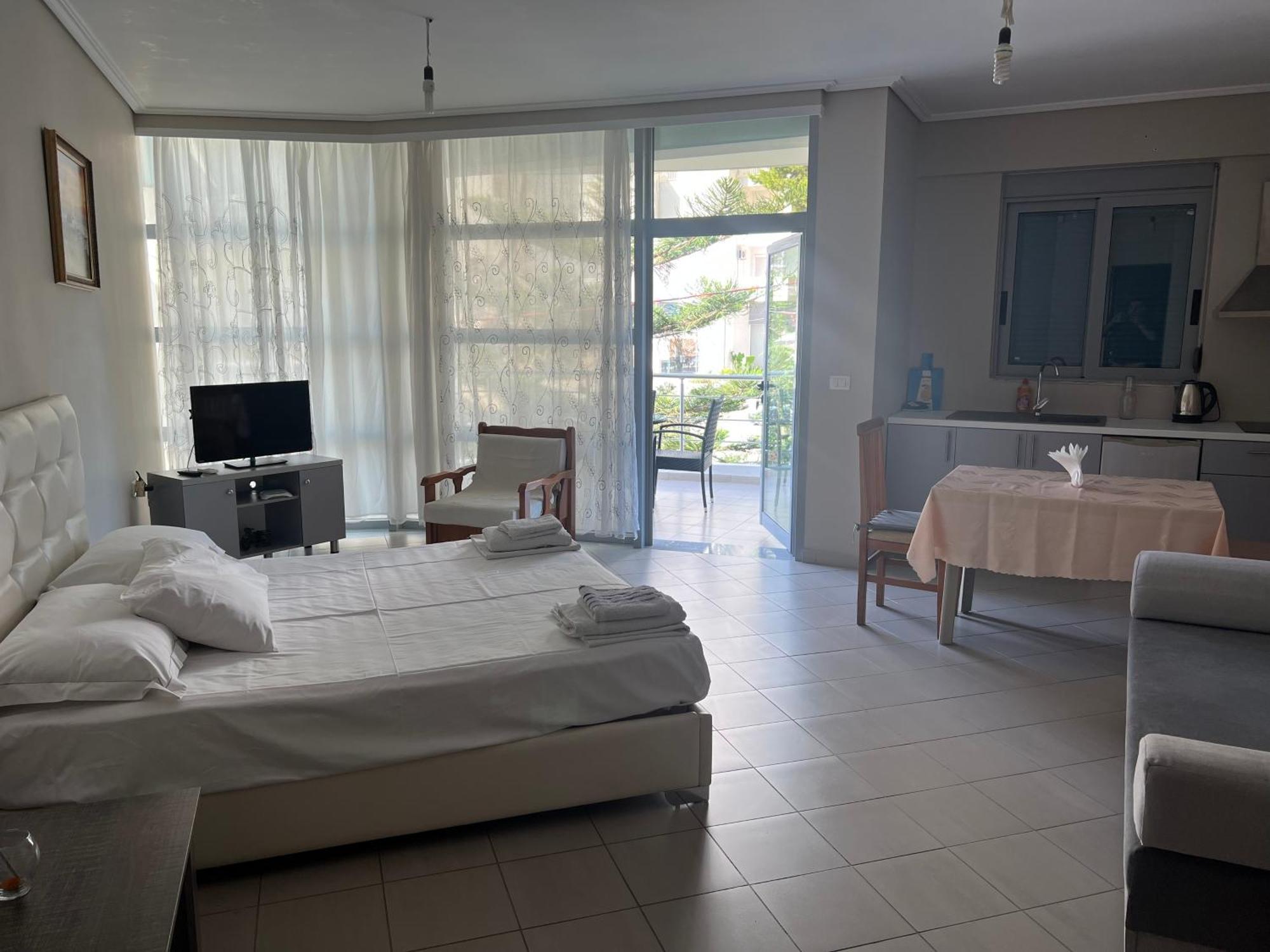 Lorenso Guest House Sarande Ngoại thất bức ảnh